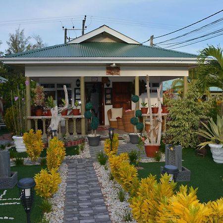 Leo'S Petit Villa Annex Praslin ภายนอก รูปภาพ