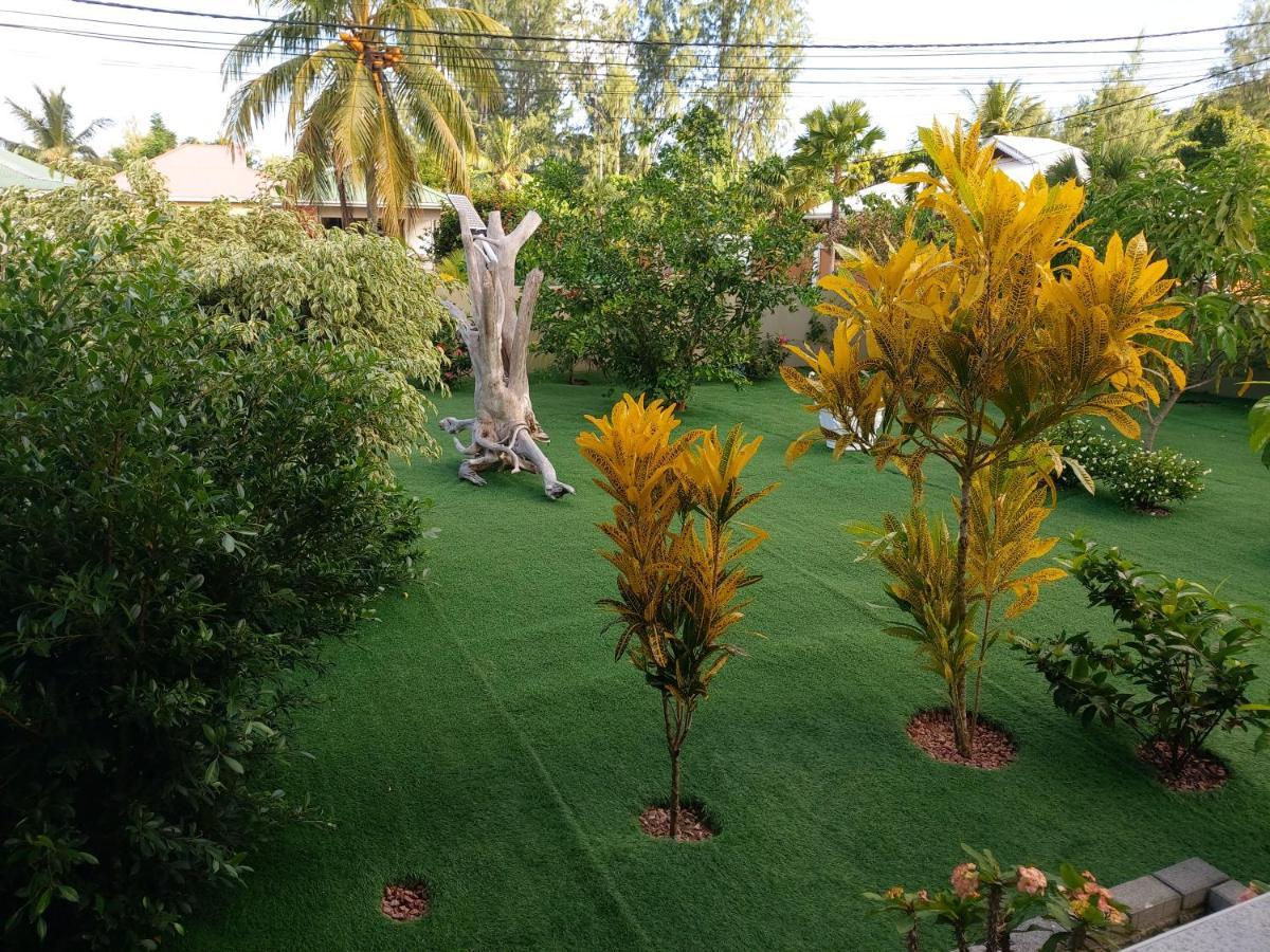 Leo'S Petit Villa Annex Praslin ภายนอก รูปภาพ