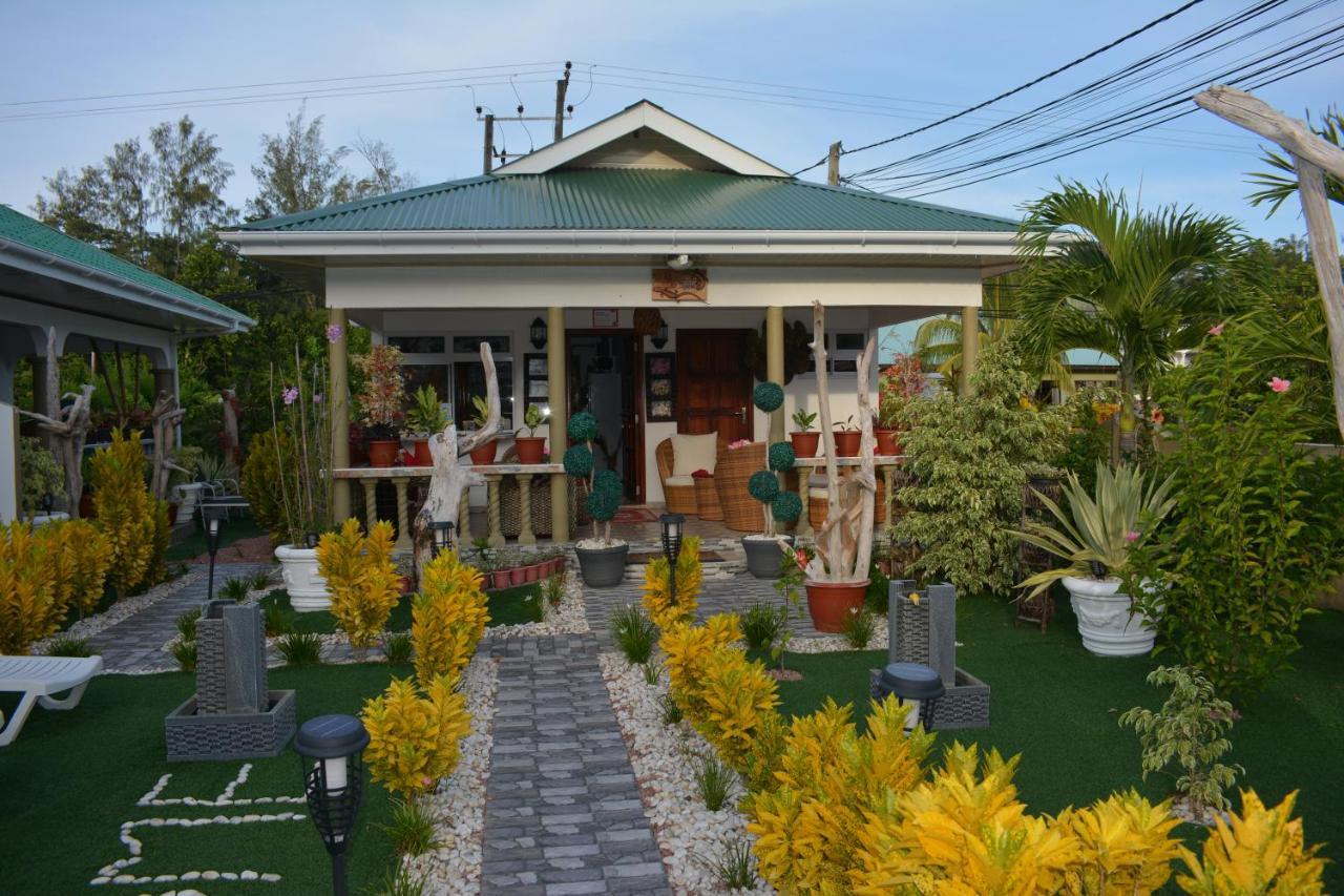 Leo'S Petit Villa Annex Praslin ภายนอก รูปภาพ