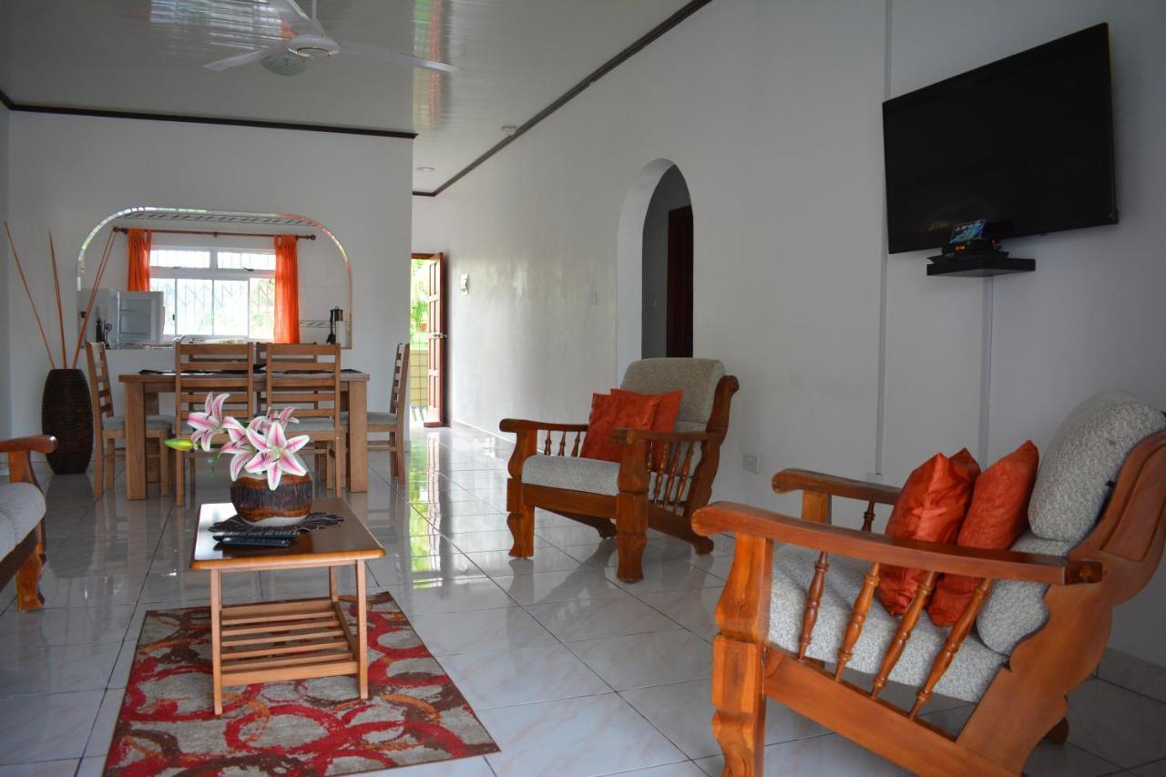 Leo'S Petit Villa Annex Praslin ภายนอก รูปภาพ