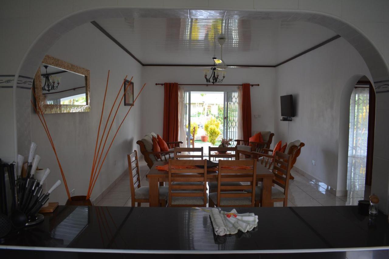 Leo'S Petit Villa Annex Praslin ภายนอก รูปภาพ